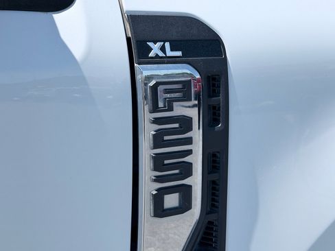 Used 2024 Ford F250 XL w/ FX4 Off-Road Package AWD/4WD image 11