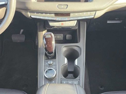 Used 2023 Cadillac XT4 Premium Luxury image 13