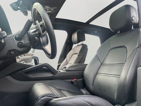 Used 2020 Porsche Cayenne S image 21