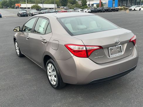 Used 2016 Toyota Corolla LE FWD image 9