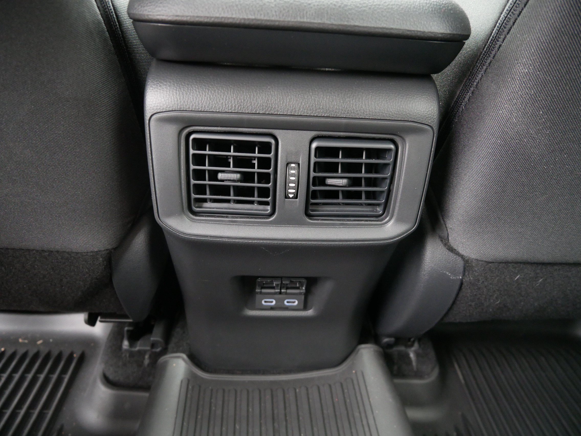 Used 2025 Toyota RAV4 XLE w/ Convenience Package AWD/4WD image 13