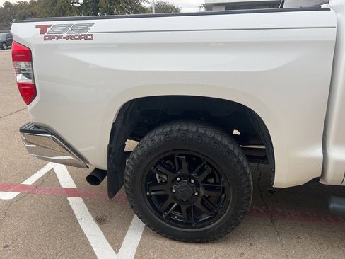 Used 2020 Toyota Tundra SR5 w/ SR5 Upgrade Package image 22