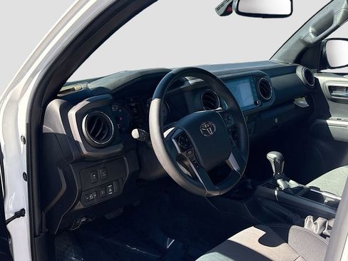 Used 2023 Toyota Tacoma TRD Off-Road w/ Advanced Technology Package AWD/4WD image 9