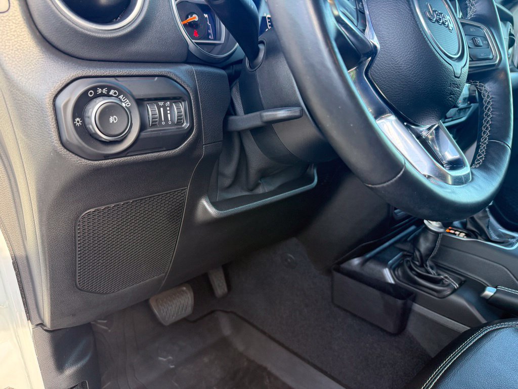 Used 2020 Jeep Wrangler Unlimited Sahara AWD/4WD image 15