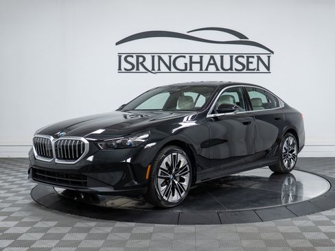 New 2026 BMW 530i xDrive w/ Premium Package image 1
