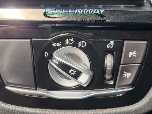 Used 2023 BMW 530i w/ Convenience Package image 55