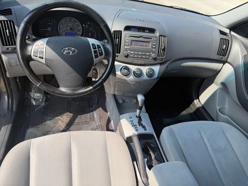 Used 2009 Hyundai Elantra SE FWD image 19