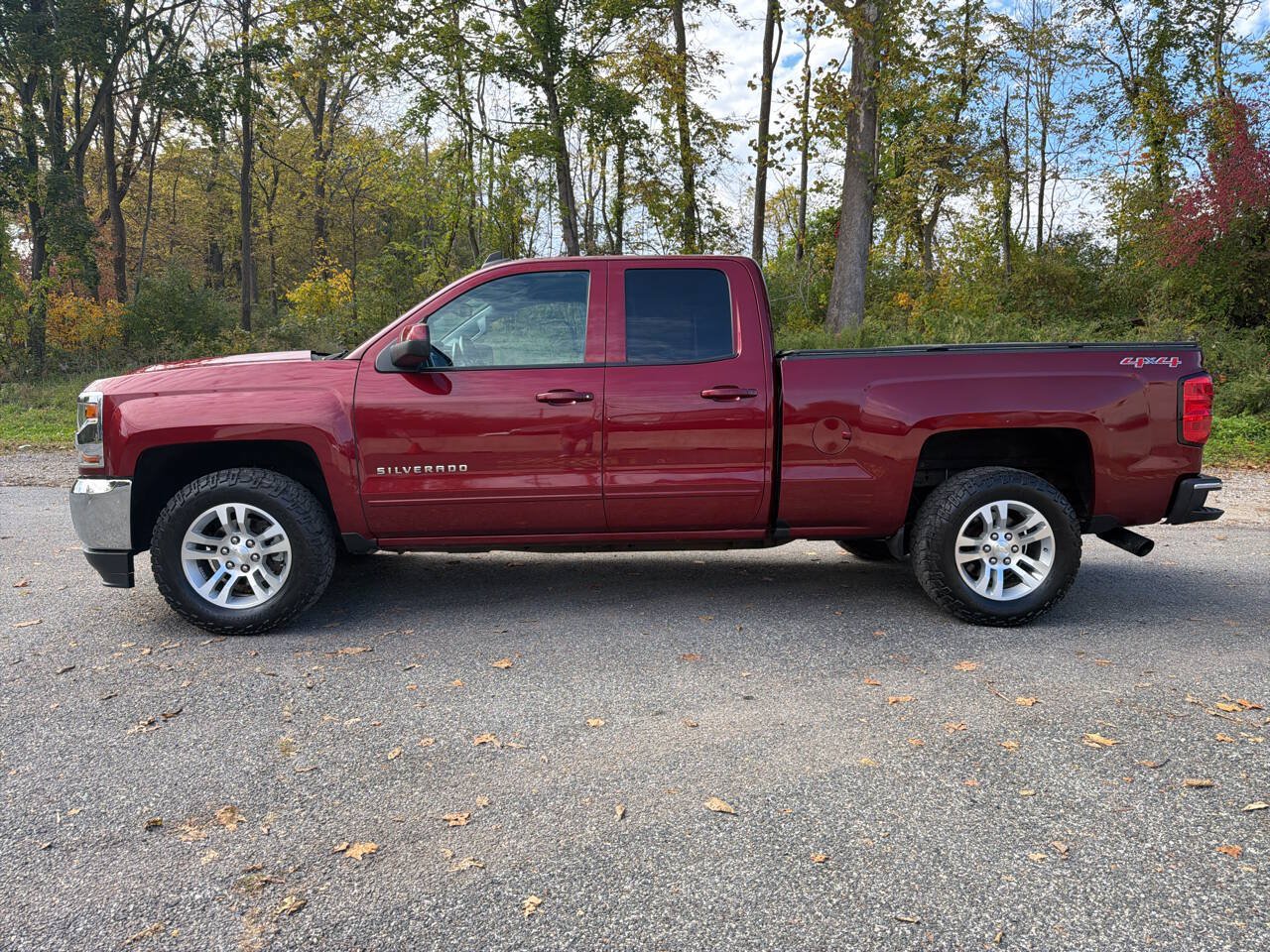 Used 2017 Chevrolet Silverado 1500 LT w/ All Star Edition AWD/4WD image 2