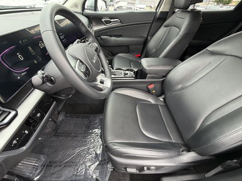 Certified 2025 Kia Sportage EX FWD image 15