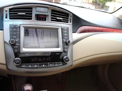 Used 2011 Toyota Avalon Limited FWD image 8