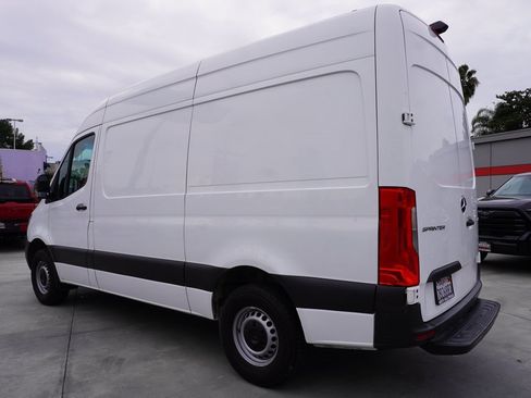 Used 2020 Mercedes-Benz Sprinter 1500 image 5