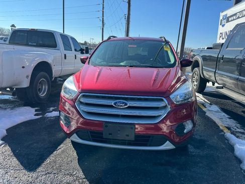 Used 2018 Ford Escape SE w/ SE Sync 3 Package image 3