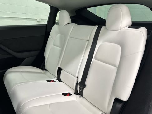 Used 2023 Tesla Model Y Long Range image 16