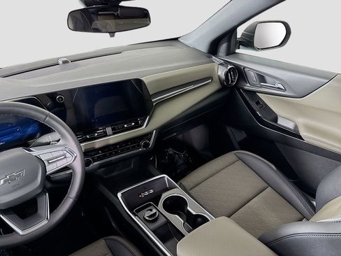 New 2026 Chevrolet Equinox LT w/ Convenience Package II image 22