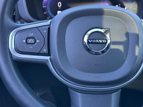 Used 2022 Volvo XC60 B5 Momentum w/ Climate Package image 20