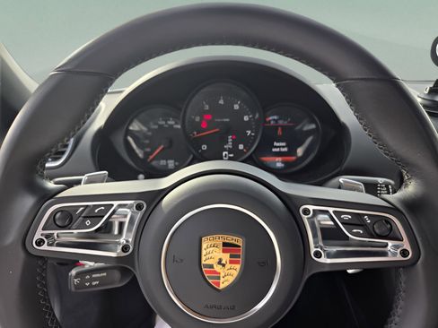 Used 2021 Porsche 718 Boxster Base image 12