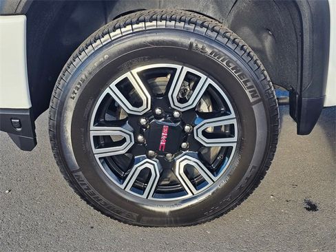 Used 2023 GMC Sierra 2500 AT4 image 8