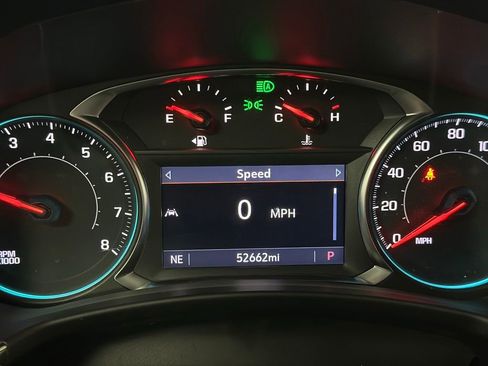 Used 2023 Chevrolet Equinox RS w/ RS Leather Package FWD image 6