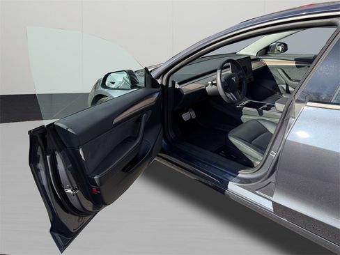 Used 2023 Tesla Model 3 Performance image 13