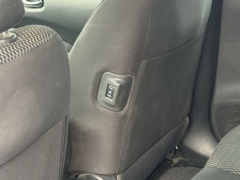 Used 2014 Nissan Leaf S FWD image 18