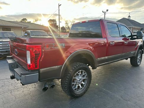 Used 2018 Ford F250 Lariat w/ Chrome Package image 5