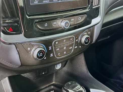 Used 2018 Chevrolet Traverse Premier w/ Driver Confidence II Package FWD image 14