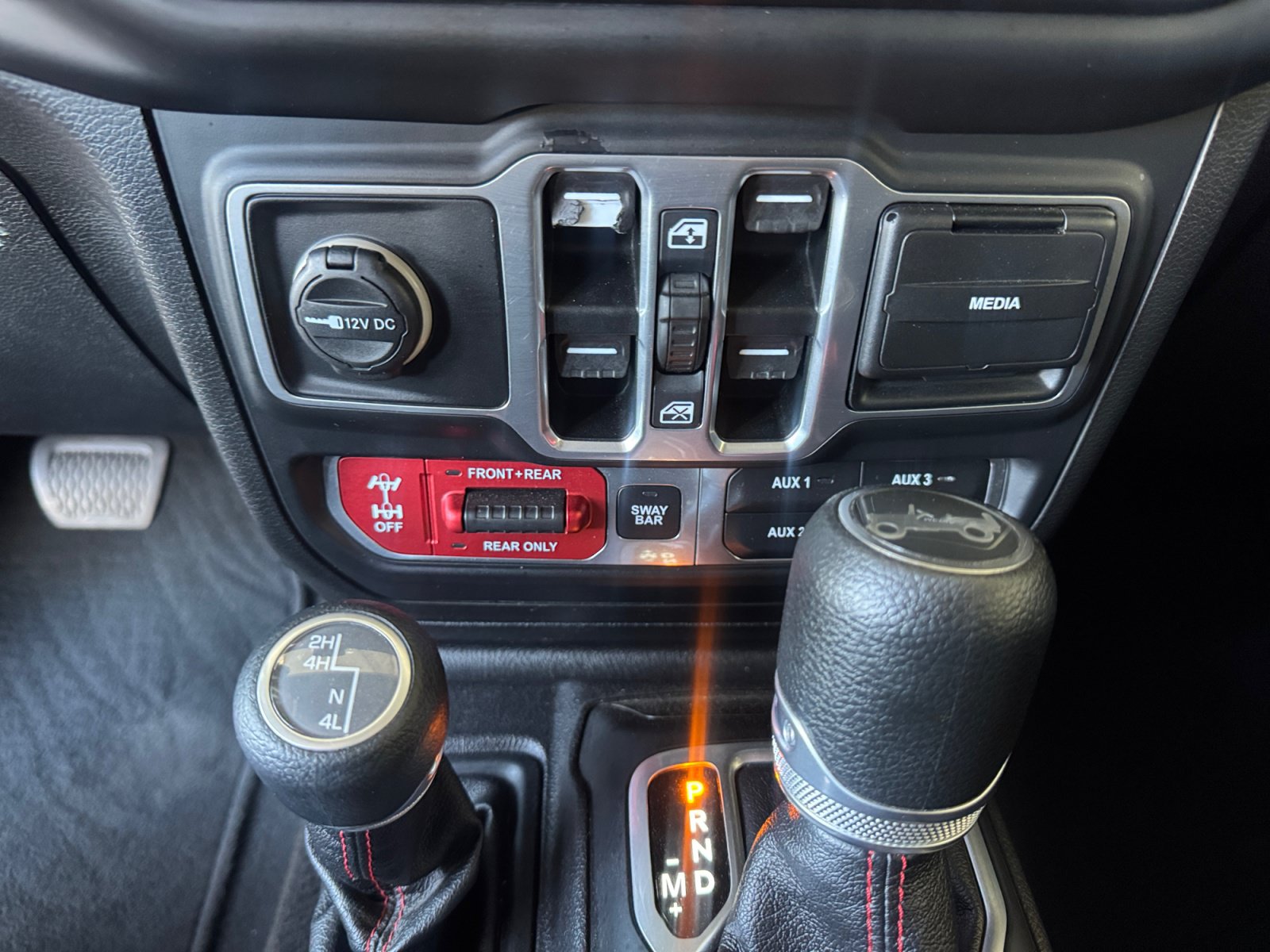 Used 2018 Jeep Wrangler Unlimited Rubicon AWD/4WD image 18