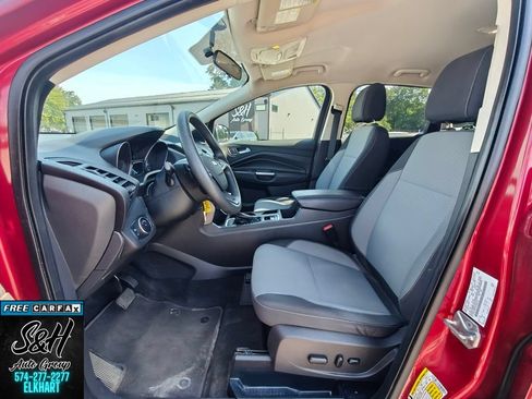 Used 2017 Ford Escape SE AWD/4WD image 16