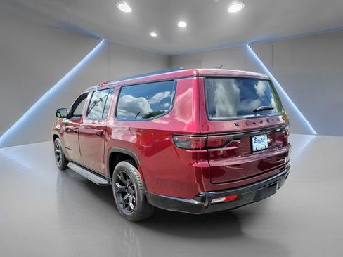 Used 2024 Jeep Wagoneer L Series II AWD/4WD image 6