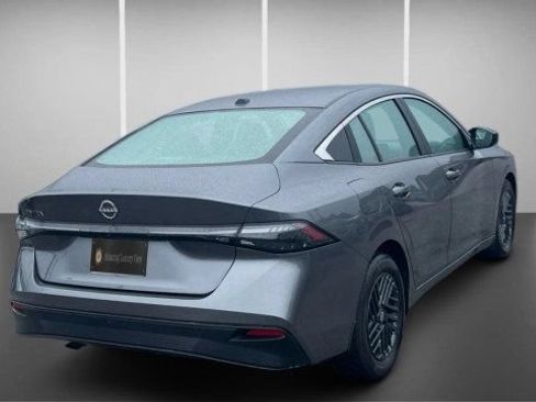 Used 2026 Nissan Sentra SV w/ Floor Mat Package FWD image 9