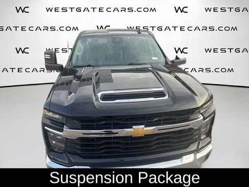 Used 2024 Chevrolet Silverado 3500 LT image 8