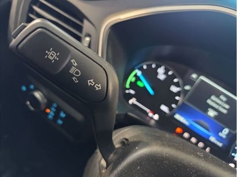 Used 2021 Ford Escape SE w/ Cold Weather Package image 30