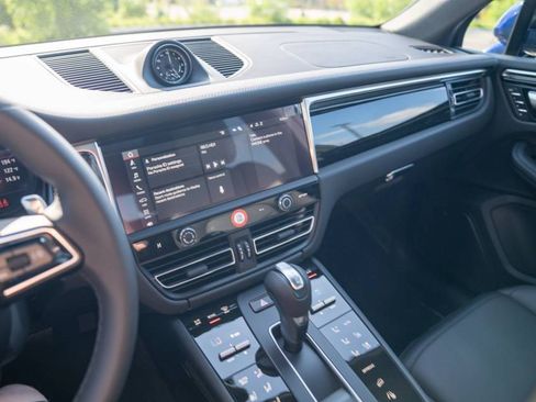 New 2026 Porsche Macan AWD/4WD image 10