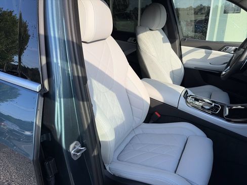 Used 2024 BMW X5 xDrive40i w/ Premium Package AWD/4WD image 37