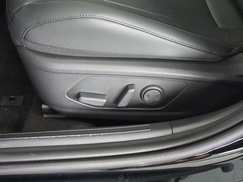New 2026 Hyundai Elantra Limited FWD image 18