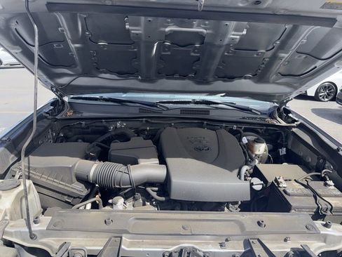 Used 2022 Toyota Tacoma SR5 image 27