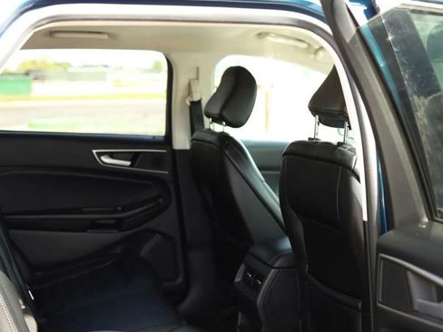 Used 2020 Ford Edge SEL image 33