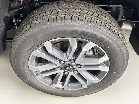 New 2026 Toyota 4Runner Limited AWD/4WD image 31