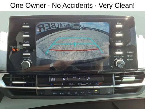 Used 2021 Toyota Sienna XLE FWD image 19