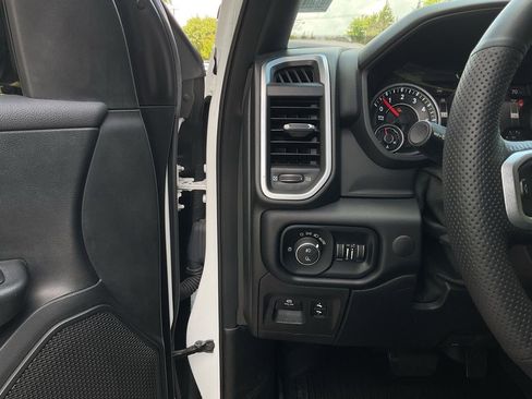 Used 2019 RAM 1500 Big Horn image 28