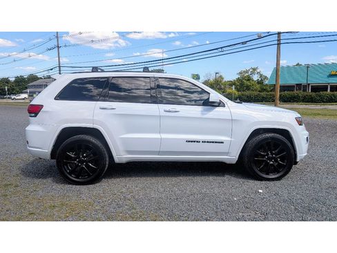 Used 2019 Jeep Grand Cherokee Altitude image 8