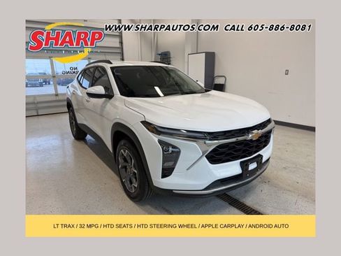 New 2026 Chevrolet Trax LT w/ Driver Confidence Package image 1