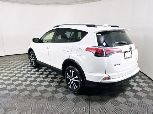 Used 2017 Toyota RAV4 LE image 5