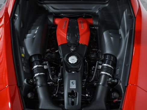 Used 2020 Ferrari F8 Tributo RWD image 23