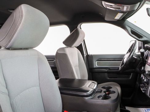 Used 2022 RAM 2500 Big Horn w/ Cold Weather Group image 27