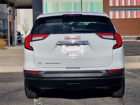 Used 2024 GMC Terrain SLE image 6