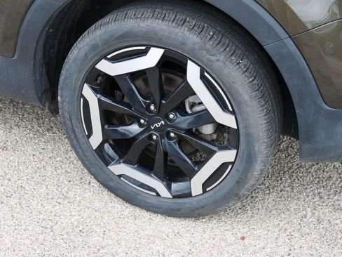 Used 2025 Kia Telluride S image 7