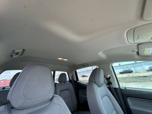 Used 2017 Chevrolet Colorado LT w/ LT Convenience Package RWD image 16