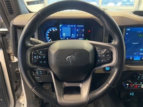Used 2024 Ford Bronco Wildtrak image 23
