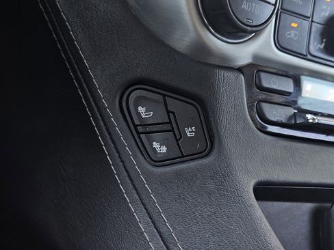 Used 2016 GMC Yukon XL SLT w/ Open Road Package image 24